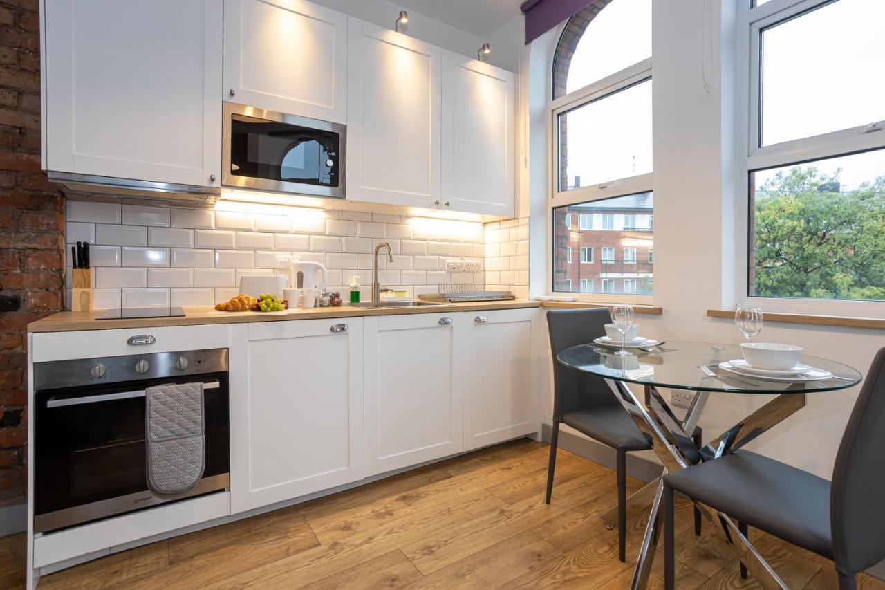 Pillo Rooms Serviced Apartments - Salford Manchester Exteriér fotografie